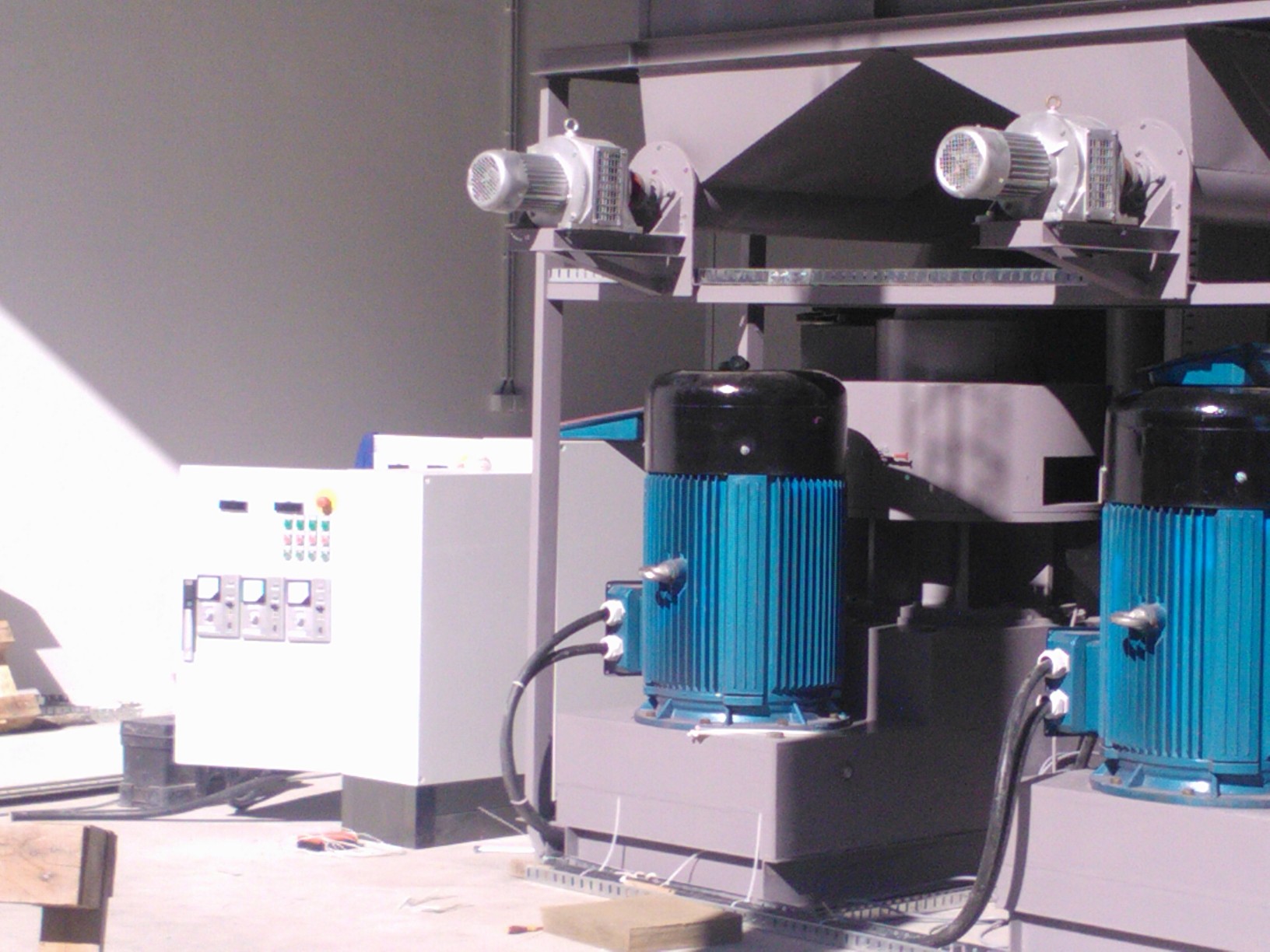 2013年德國時産(chǎn)4噸(dūn)顆粒機組